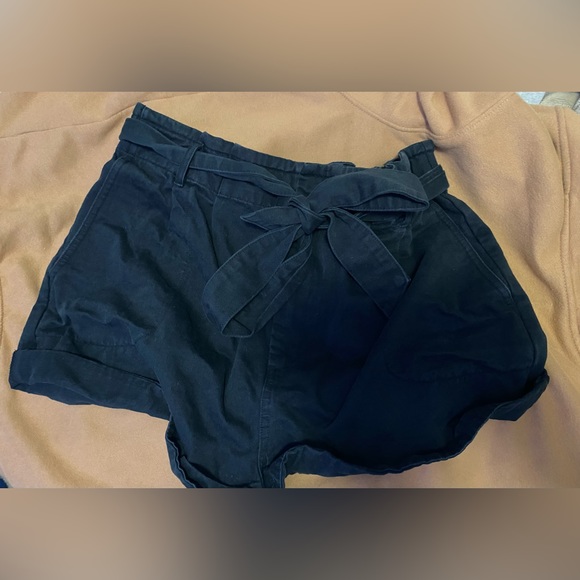 black paperbag shorts with belt tie - Picture 1 of 2